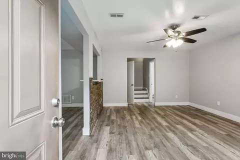 Entry Way - 1432 Granada Ct, Hampton, VA 23630 photo 1 of 3