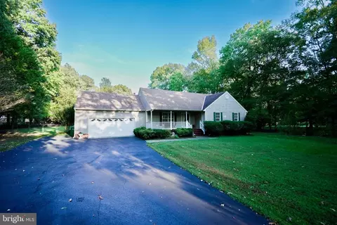 8111 Strath Rd, Henrico, VA 23238