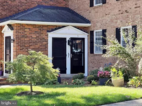 9 Horseshoe Curv, Henrico, VA 23238