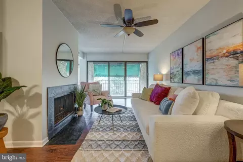 1513 Regency Woods Rd #302, Henrico, VA 23238