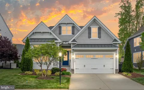 10818 Porter Park Ln, Glen Allen, VA 23059