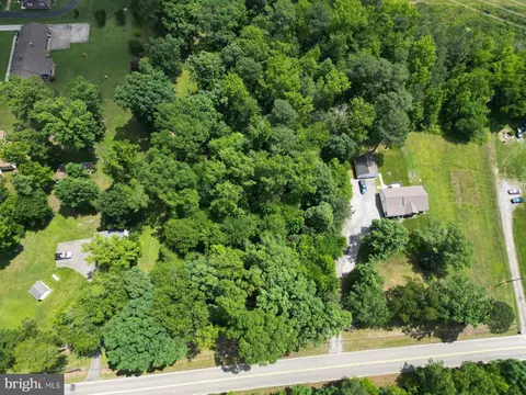 8675 Strath Rd, Richmond, VA 23231