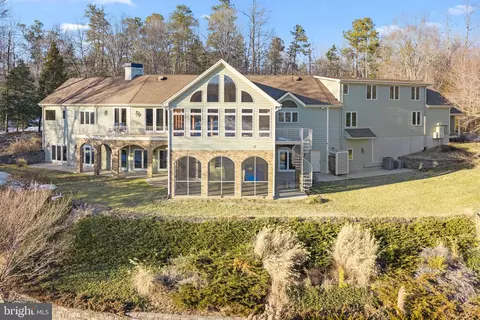 3535 Meadow Rd, Sandston, VA 23150