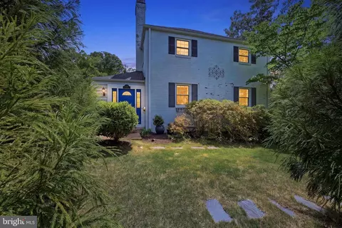 7601 Hollins Rd, Henrico, VA 23229