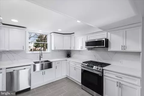 5806 S Crestwood Ave, Richmond, VA 23226