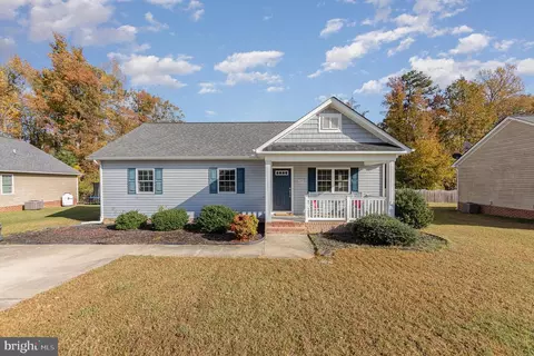 609 Yellowstone Dr, Hopewell, VA 23860