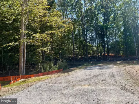 5333 Ridgewood Hills Dr, Williamsburg, VA 23188