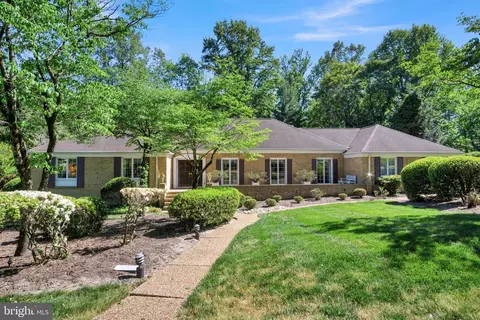 35 Whittakers Mill Rd, Williamsburg, VA 23185