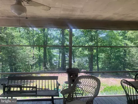 Exterior - 128 Crownpoint Rd, Williamsburg, VA 23185 photo 7 of 7