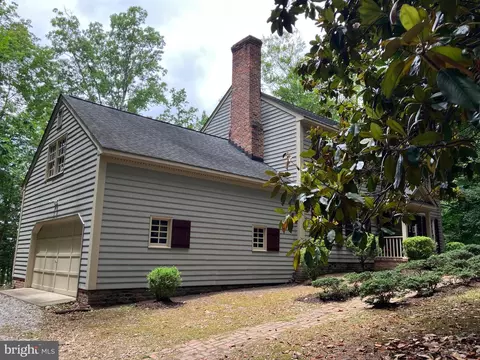 Exterior - 128 Crownpoint Rd, Williamsburg, VA 23185 photo 2 of 7