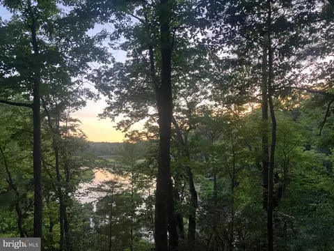 View/Area - 128 Crownpoint Rd, Williamsburg, VA 23185 photo 3 of 3