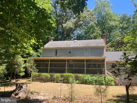 Exterior - 128 Crownpoint Rd, Williamsburg, VA 23185 photo 5 of 7