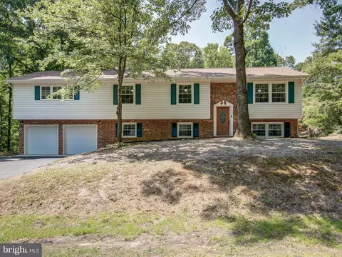 7432 Washington Dr, King George, VA 22485