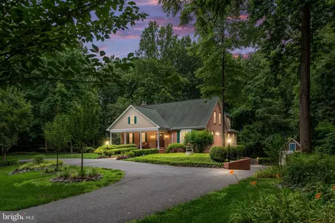 8022 Harrison Dr, King George, VA 22485