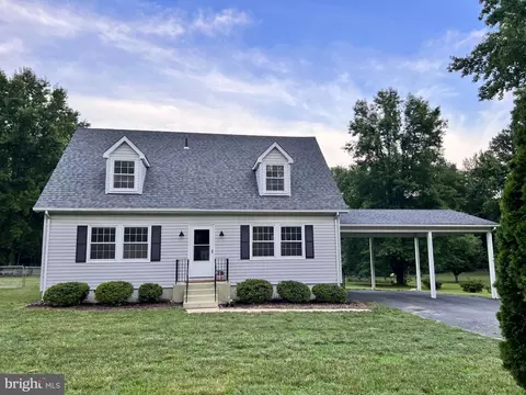 8394 Dahlgren Rd, King George, VA 22485