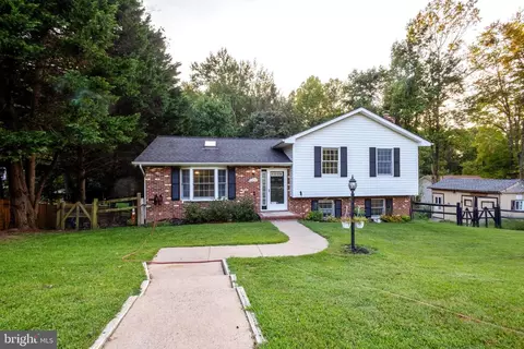 7220 Sherwood Forest Dr, King George, VA 22485