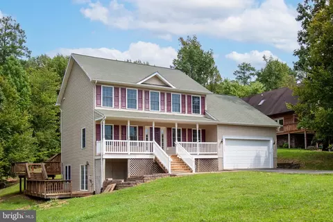 8293 Reagan Dr, King George, VA 22485
