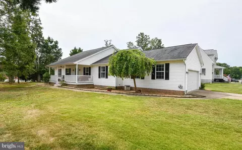 17066 Village Ln, King George, VA 22485