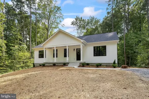 9186 Michael Dr, King George, VA 22485