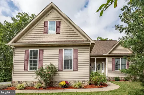 2221 Magnolia Ln, King George, VA 22485