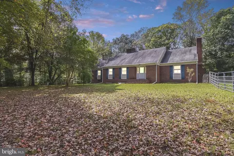 8456 Eden Dr, King George, VA 22485