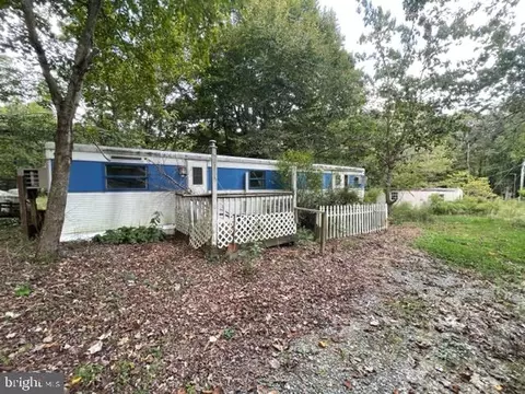 7217 Birch Ln, King George, VA 22485