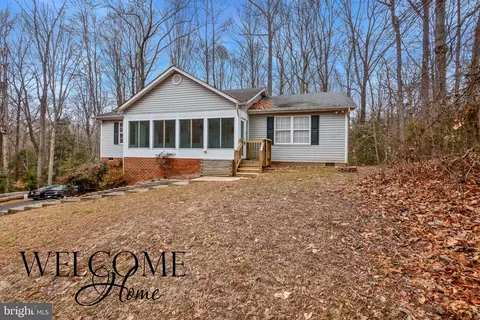 7221 Washington Dr, King George, VA 22485