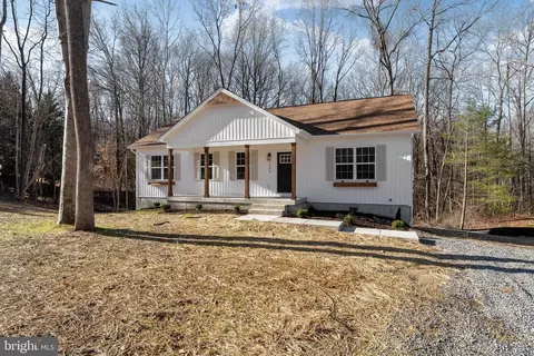 7208 Sherwood Forest Dr, King George, VA 22485