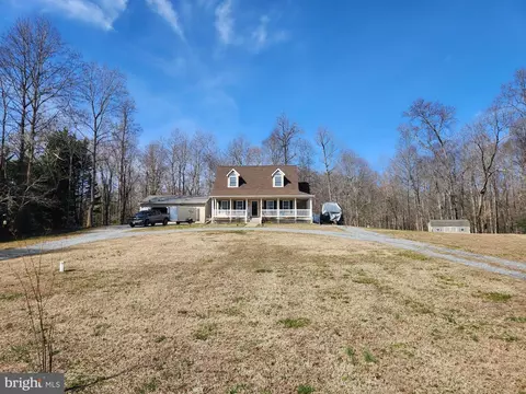 10154 Landfall Ln, King George, VA 22485