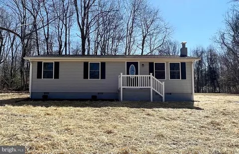 8433 Comorn Rd, King George, VA 22485