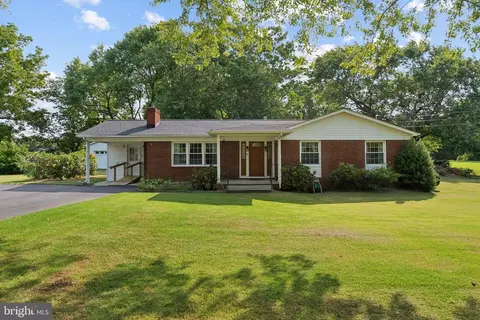 8291 Eden Dr, King George, VA 22485