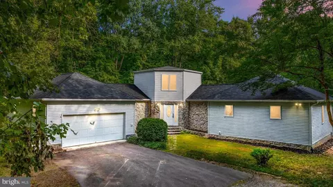 7005 Chatterton Ln, King George, VA 22485
