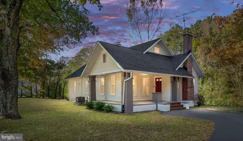 14306 Dahlgren Rd, King George, VA 22485