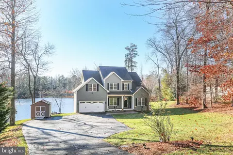 7398 Jackson Dr, King George, VA 22485