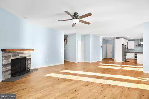 Living - 7398 Jackson Dr, King George, VA 22485 photo 2 of 4