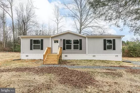 9239 Kings Dr, King George, VA 22485