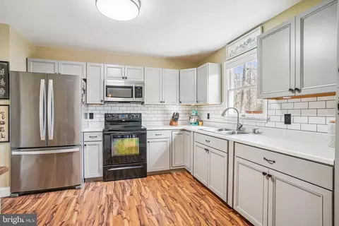 10515 Roosevelt Dr, King George, VA 22485
