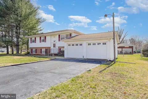 12070 Allen Ave, King George, VA 22485