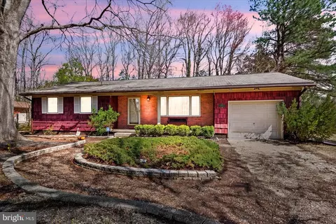 5451 Payne Dr, King George, VA 22485