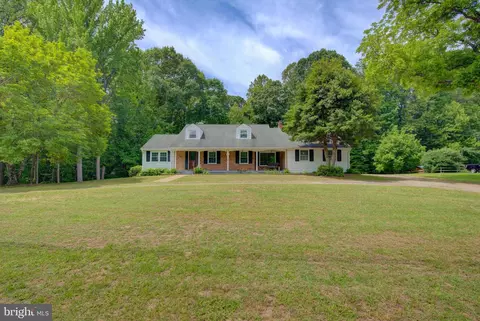 8406 Cedar Ln, King George, VA 22485