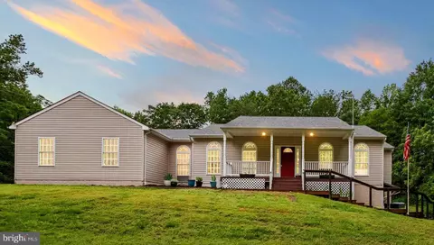 1299 Gobbler Ln, King George, VA 22485