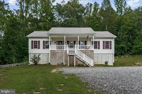 10303 Roosevelt Dr, King George, VA 22485