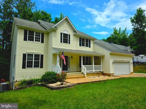 6338 Wheeler Dr, King George, VA 22485