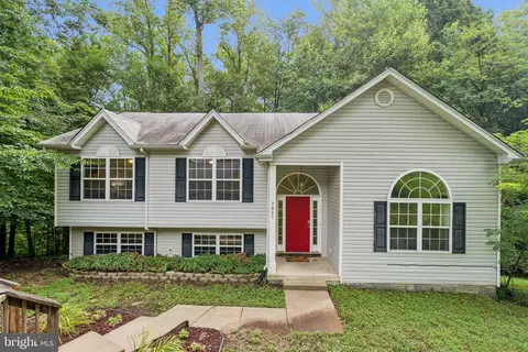 9065 Dallas Ct, King George, VA 22485