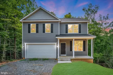 6077 Hamlin Cir, King George, VA 22485