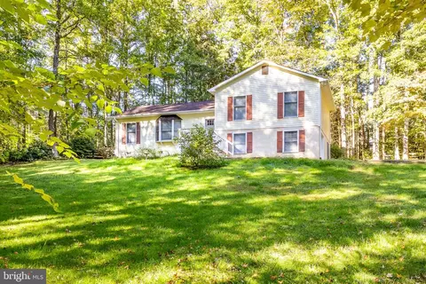 7504 Cleveland Dr, King George, VA 22485