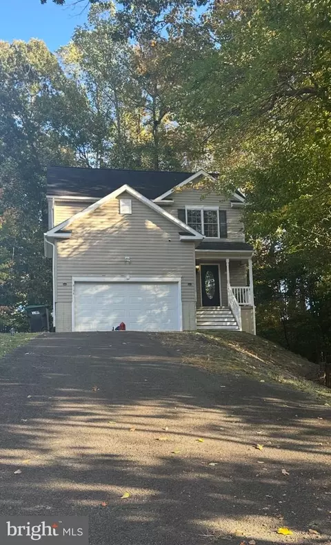 6136 Hobart Cir, King George, VA 22485