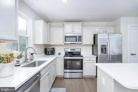 11260 Emerald Dr, King George, VA 22485 photo 4