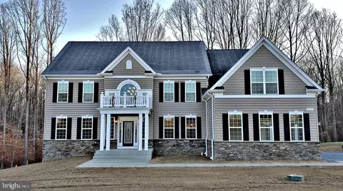 9261 Hawthorn Ct, King George, VA 22485