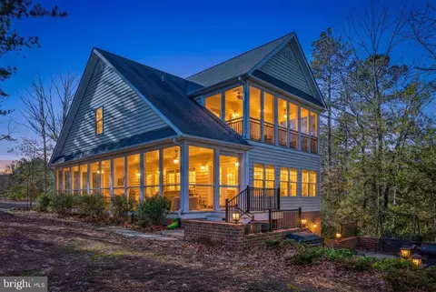9287 Oyster Shell Ln, King George, VA 22485